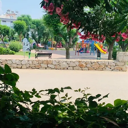 Muekemmel Konumda, Ferah Antalya