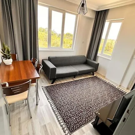 Muekemmel Konumda, Ferah Apartment
